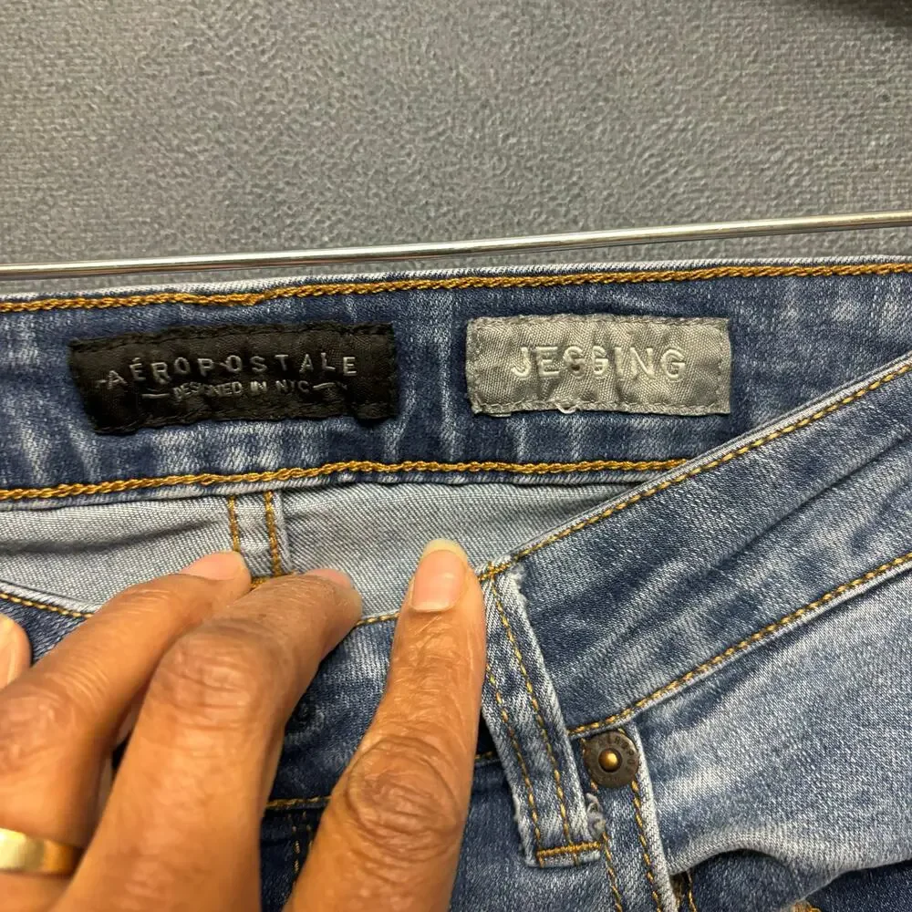 Aeropostale follow me